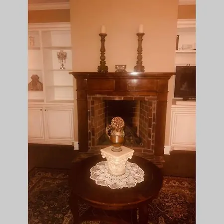 5 Star French Country Manor! Near Latech And Squire Creek Golf Course Villa